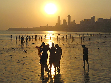 India. People bathing in chowpatty beach, mumbai