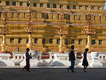 Visitors to the Buddhist temples of Bagan, Myanmar (Burma), Asia