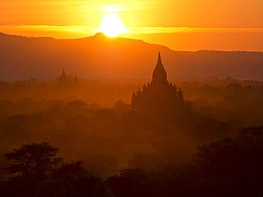 Sunset over the Buddhist temples of Bagan (Pagan), Myanmar (Burma), Asia