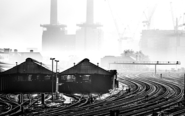 Battersea Power Station in the fog, Battersea, London, England, United Kingdom, Europe