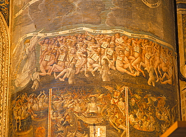 Part of huge mural of the Last Judgement, believed to be by Flemish artists dating from the late 15th century, in the nave of Ste. Cecile Cathedral, Albi, Midi-Pyrenees, France, Europe