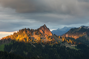 Evening light on mountain peaks, view from Hurricane Ridge, Olympic National Park, UNESCO World Heritage Site, Washington State, United States of America, North America