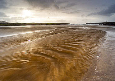 Strong winds across Ferriter's Cove beach, Dingle Peninsula, County Kerry, Munster, Republic of Ireland, Europe