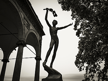 Socha Vitezství (Statue of Victory) bronze statue, Queen Anne's Summer Palace, Prague, Czechia (Czech Republic), Europe