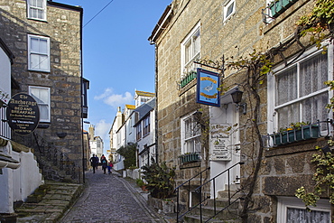 Old fishermen's cottages line narrow lanes in The Digey, the oldest part of the fishing harbour at St. Ives, in west Cornwall, England, United Kingdom, Europe