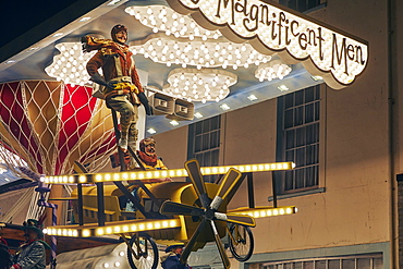 A spectacular float at the amazing Bridgwater Carnival, held in Bridgwater annually in early November, Somerset, England, United Kingdom, Europe