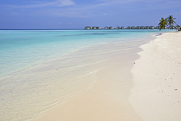 A tropical beach, on Havodda island, in Gaafu Dhaalu atoll, in the far south of The Maldives, Indian Ocean, Asia