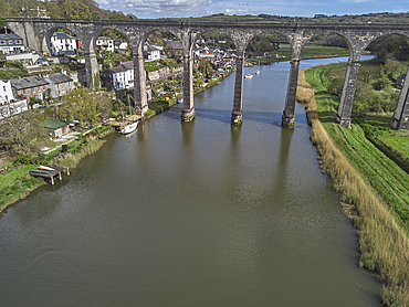 A view of the River Tamar at Calstock, with a railway viaduct crossing it, on the Devon-Cornwall border, Cornwall, England, United Kingdom, Europe