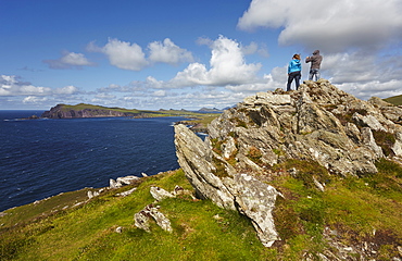 A view from Clogher Head towards Sybil Point, at the western end of the Dingle Peninsula, County Kerry, Munster, Republic of Ireland, Europe