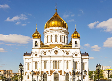 Cathedral of Christ the Saviour beside Moscow River, Moscow, Russia, Europe