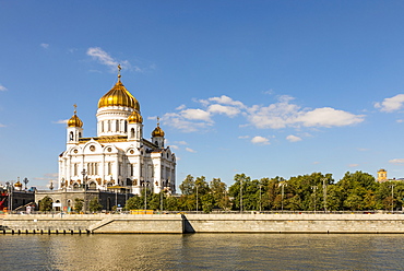 Cathedral of Christ the Saviour beside Moscow River, Moscow, Russia, Europe