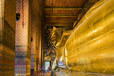 Wat Pho (Temple of the Reclining Buddha), Bangkok, Thailand, Southeast Asia, Asia