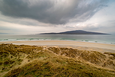 Luskentyre Beach, West Harris, with Taransay in far distance, Outer Hebrides, Scotland, United Kingdom, Europe