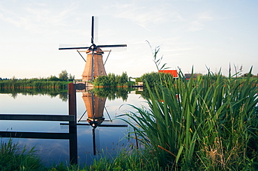 Windmills at Kinderdijk, UNESCO World Heritage Site, near Amsterdam, The Netherlands, Europe