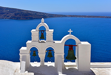 Oia Church overlooking the blue sea, Oia, Santorini, Cyclades, Aegean Islands, Greek Islands, Greece, Europe