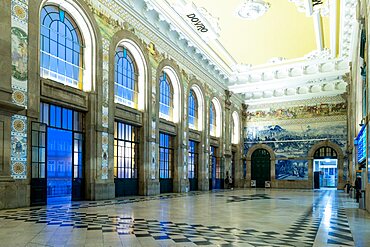 São Bento Train Station Interior, Porto, Portugal, Europe