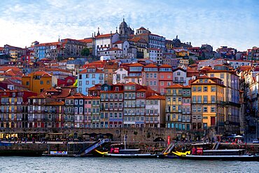 The view over the Douro River looking towards the Ribeira district of Porto, UNESCO World Heritage Site, Porto, Portugal, Europe