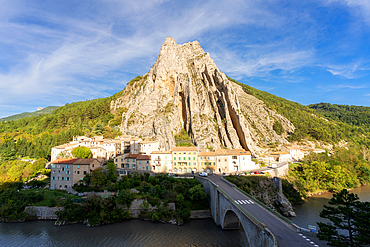 Rocher de la Baume, Sisteron Rock, Sisteron, Alpes-de-Haute-Provence, Provence-Alpes-Cote d'Azur, Provence, France, Europe