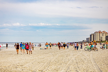 Crowded Jacksonville beach during the Covid-19 Pandemic, Florida, United States of America, North America