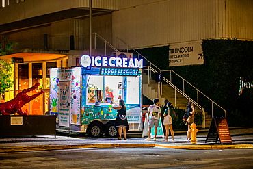 Lincoln Road, Miami nightlife, Miami, Florida, United States of America, North America