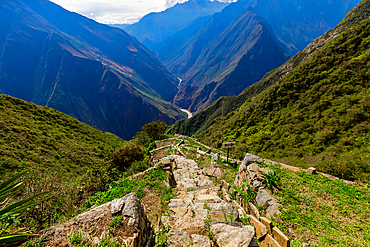 Hiking trail, Choquequirao, Peru, South America