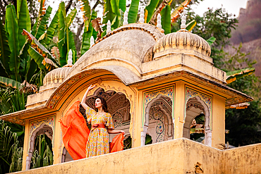 Woman at lookout point, Jaipur, Rajasthan, India, Asia