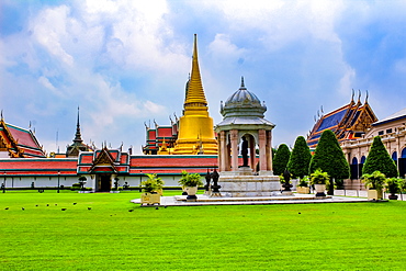 The Grand Palace and Wat Phra Kaew (Temple of the Emerald Buddha) complex, Bangkok, Thailand, Southeast Asia, Asia