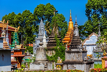 Angkor Ban temples and statues in Kampong Cham, Cambodia, Indochina, Southeast Asia, Asia