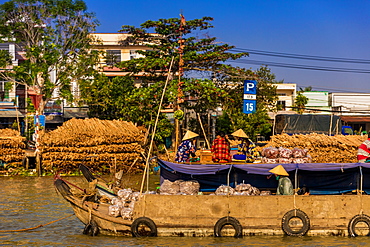 The floating market outside of Can Tho, Vietnam, Indochina, Southeast Asia, Asia