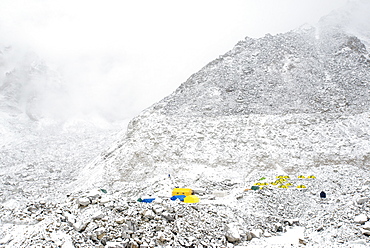 Everest Base Camp at the end of the Khumbu glacier lies at 5350m, Khumbu Region, Nepal, Himalayas, Asia