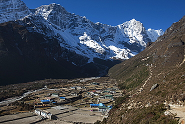 The little mountain village and monastery of Thame in the Khumbu (Everest) Region, Nepal, Himalayas, Asia