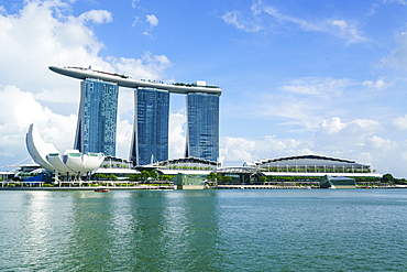 Marina Bay Sands hotel and lotus flower shaped ArtScience Museum, Marina Bay, Singapore, Southeast Asia, Asia