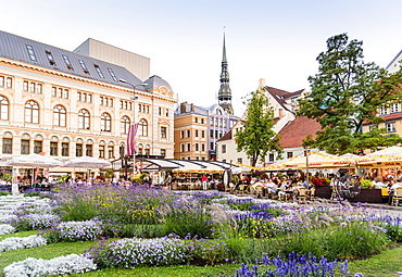 Livu Square, Old Town, UNESCO World Heritage Site, Riga, Latvia, Europe