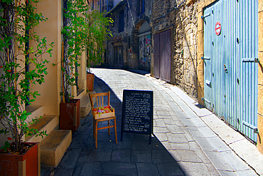 Arles, a city on the Rhone River, famed for inspiring the painter Van Gogh, Arles, Bouches-du-Rhone, Provence, France, Europe