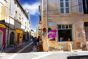 Arles, a city on the Rhone River, famed for inspiring the painter Van Gogh, Arles, Bouches-du-Rhone, Provence, France, Europe