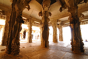 Interior of the Sri Virupaksha temple in Hampi, UNESCO World Heritage Site, Karnataka, India, Asia