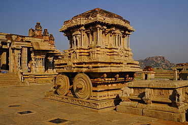 Stone Chariot at Vitthala Temple, Hampi, UNESCO World Heritage Site, Karnataka, India, Asia