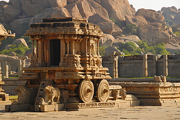 Stone Chariot at Vitthala Temple, Hampi, UNESCO World Heritage Site, Karnataka, India, Asia