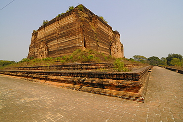 Uncompleted pagoda of Mingun, near Mandalay, Sagaing District, Myanmar, Asia