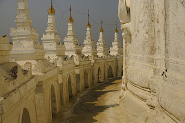 Hsinbyume Pagoda (Myatheindan Pagoda), Mingun, near Mandalay, Sagaing District, Myanmar, Asia