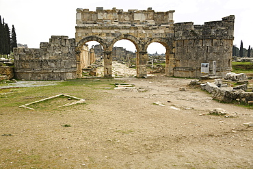 Ancient City of Hierapolis, Pamukkale, UNESCO World Heritage Site, Anatolia, Turkey, Asia Minor, Asia