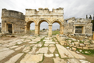 Ancient City of Hierapolis, Pamukkale, UNESCO World Heritage Site, Anatolia, Turkey, Asia Minor, Asia