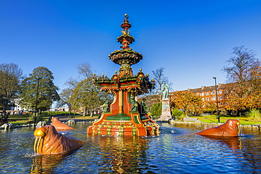 Grand Central Fountain, Fountain Gardens, Paisley, Renfrewshire, Scotland, United Kingdom, Europe