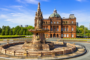 People's Palace and Doulton Fountaion, Glasgow Green, Glasgow, Scotland, United Kingdom, Europe