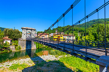 Ponte delle Catene (Bridge of Chains), suspension bridge, linking Fornoli and Chifenti, River Lima, Tuscany, Italy, Europe