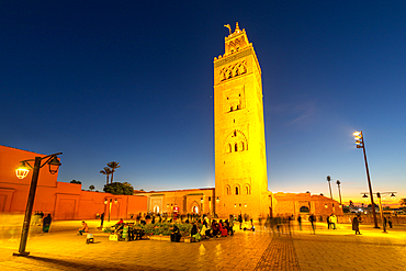 Koutoubia Mosque (Kutubiyya Mosque) and minaret at dusk, UNESCO World Heritage Site, Marrakesh, (Marrakech), Morocco, North Africa, Africa