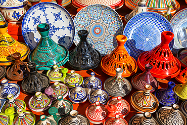 Morrocan Tagines and dishes, Medina, Marrakesh, (Marrakech), Morocco, North Africa, Africa