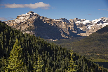 Looking toward Mount Bell from the Arnica Lake Trail, Banff National Park, UNESCO World Heritage Site, Alberta, Canadian Rockies, Canada, North America