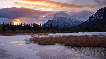 Mount Rundle sunrise with lake ice, Vermillion Lakes, Banff National Park, UNESCO World Heritage Site, Canadian Rockies, Alberta, Canada, North America