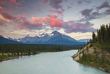 Sunrise and mountains, Saskatchewan River Crossing, Banff National Park, UNESCO World Heritage Site, Alberta, Rocky Mountains, Canada, North America